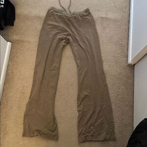 New Set active XS taupe knit pant